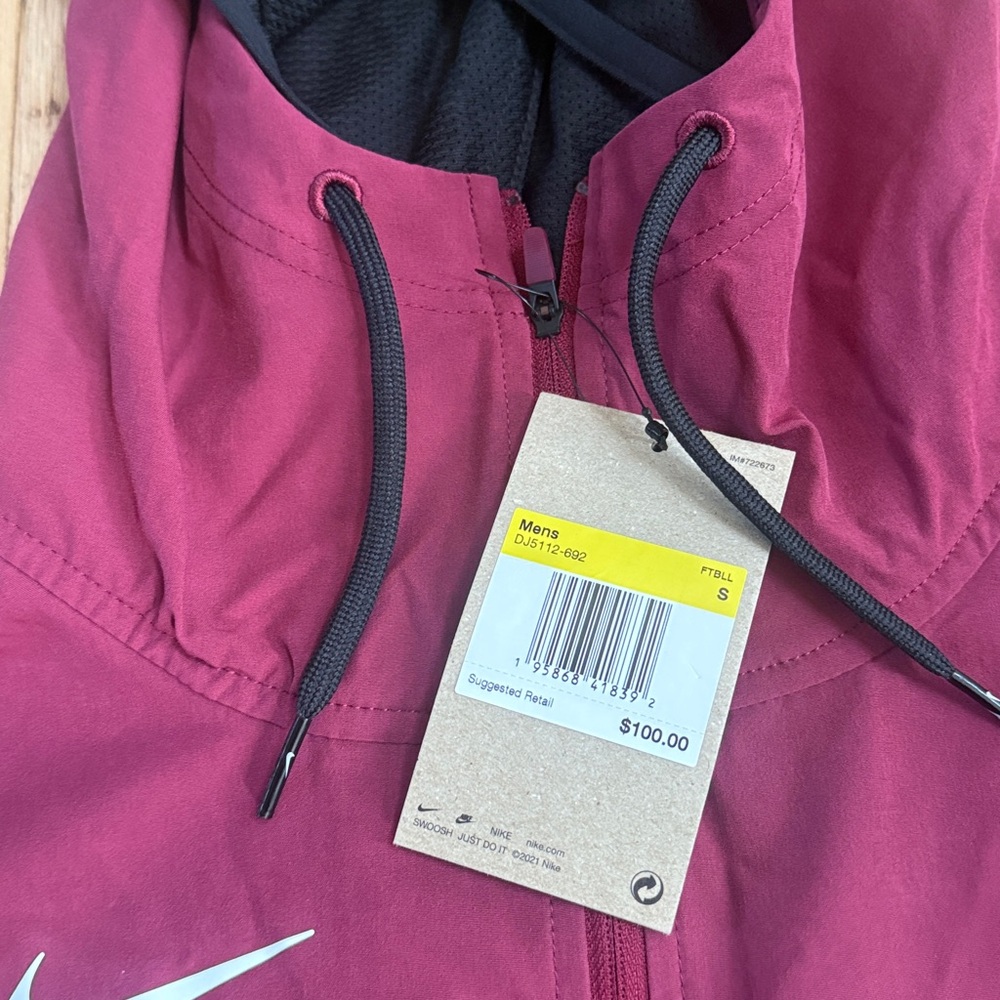 Nike Men’s Lightweight Player Jacket Maroon - Picture 11 of 12